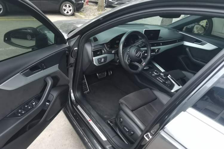 Used Audi A4 2020 Avant Futurist 40 TFSI Luxury Dynamic Model Driver Seat