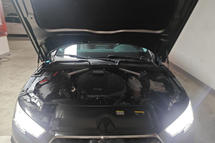 Used Audi A4 2020 Avant Avant-garde 40 TFSI Fashionable and Dynamic Model Engine Bay