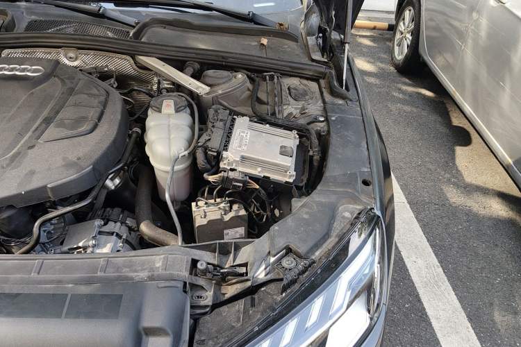 Used Audi A4  Engine Bay Left