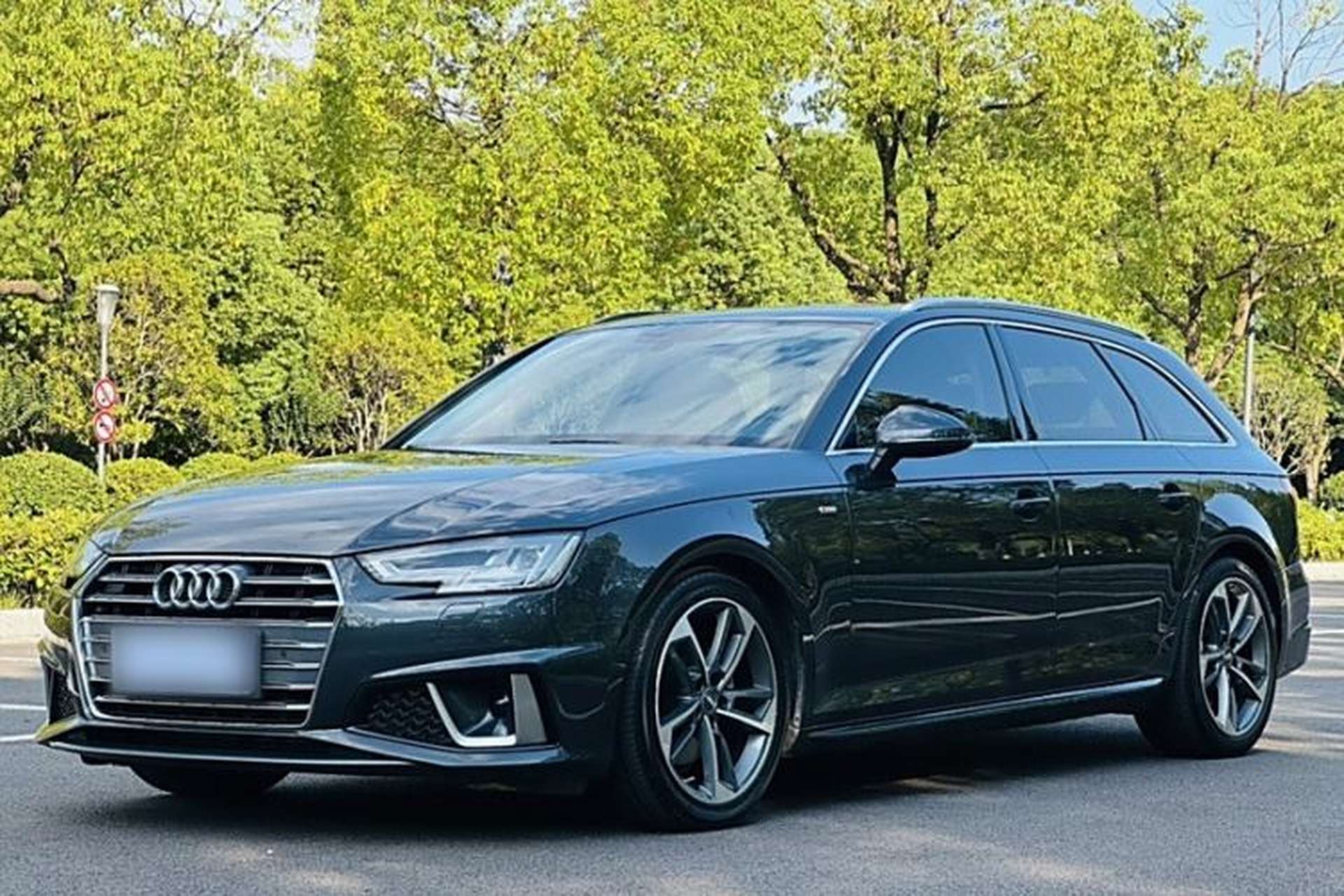 Used Audi A4 2020 Avant Avant-garde 40 TFSI Fashionable and Dynamic Model Exterior 11