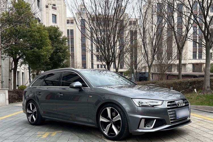 Used Audi A4 2020 Avant Avant-garde 40 TFSI Fashionable and Dynamic Model Exterior 3