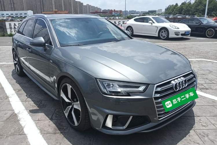 Used Audi A4 2020 Avant Avant-garde 40 TFSI Fashionable and Dynamic Model Front Right 45 Deg