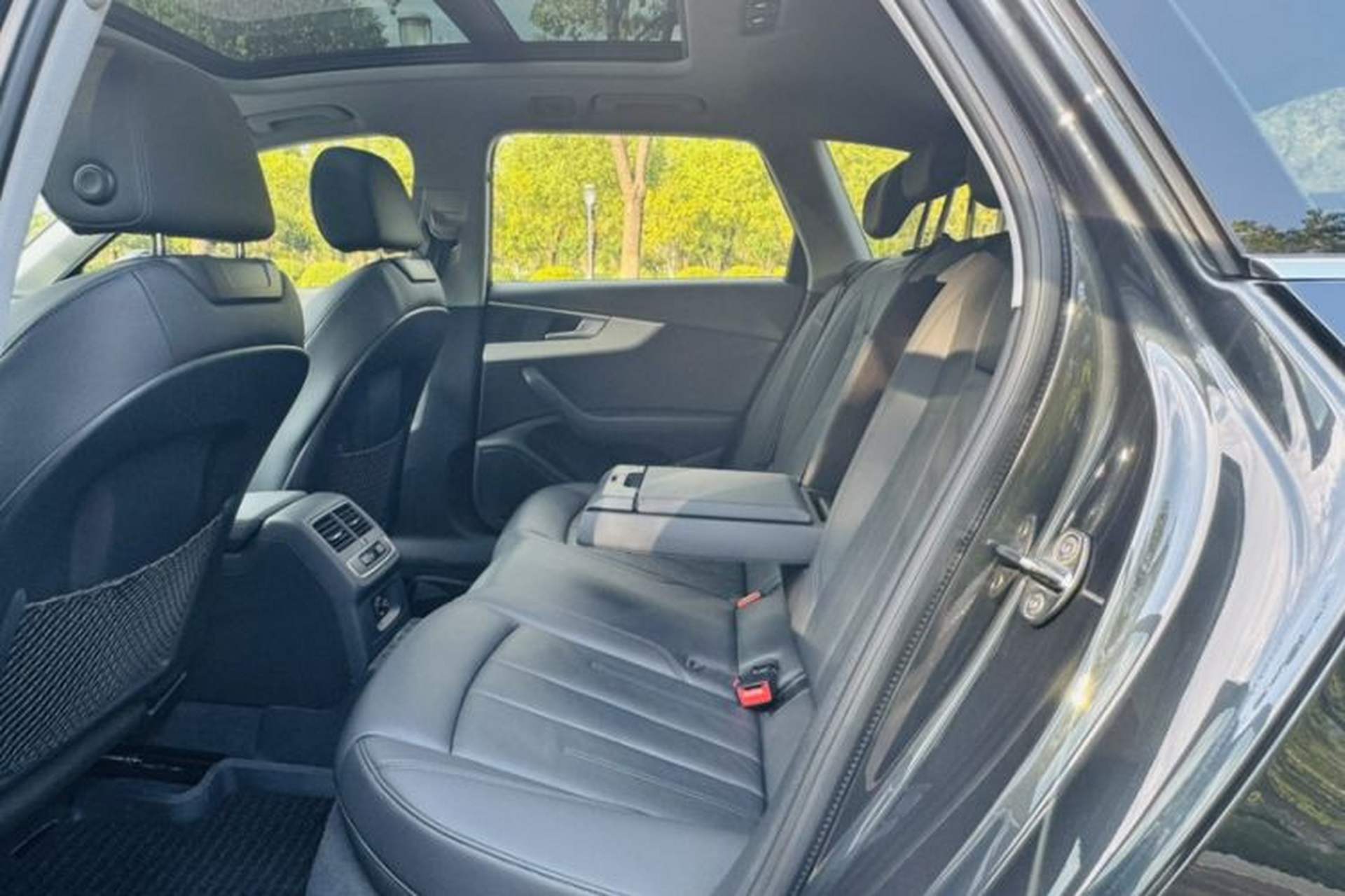 Used Audi A4 2020 Avant Avant-garde 40 TFSI Fashionable and Dynamic Model Interior 2