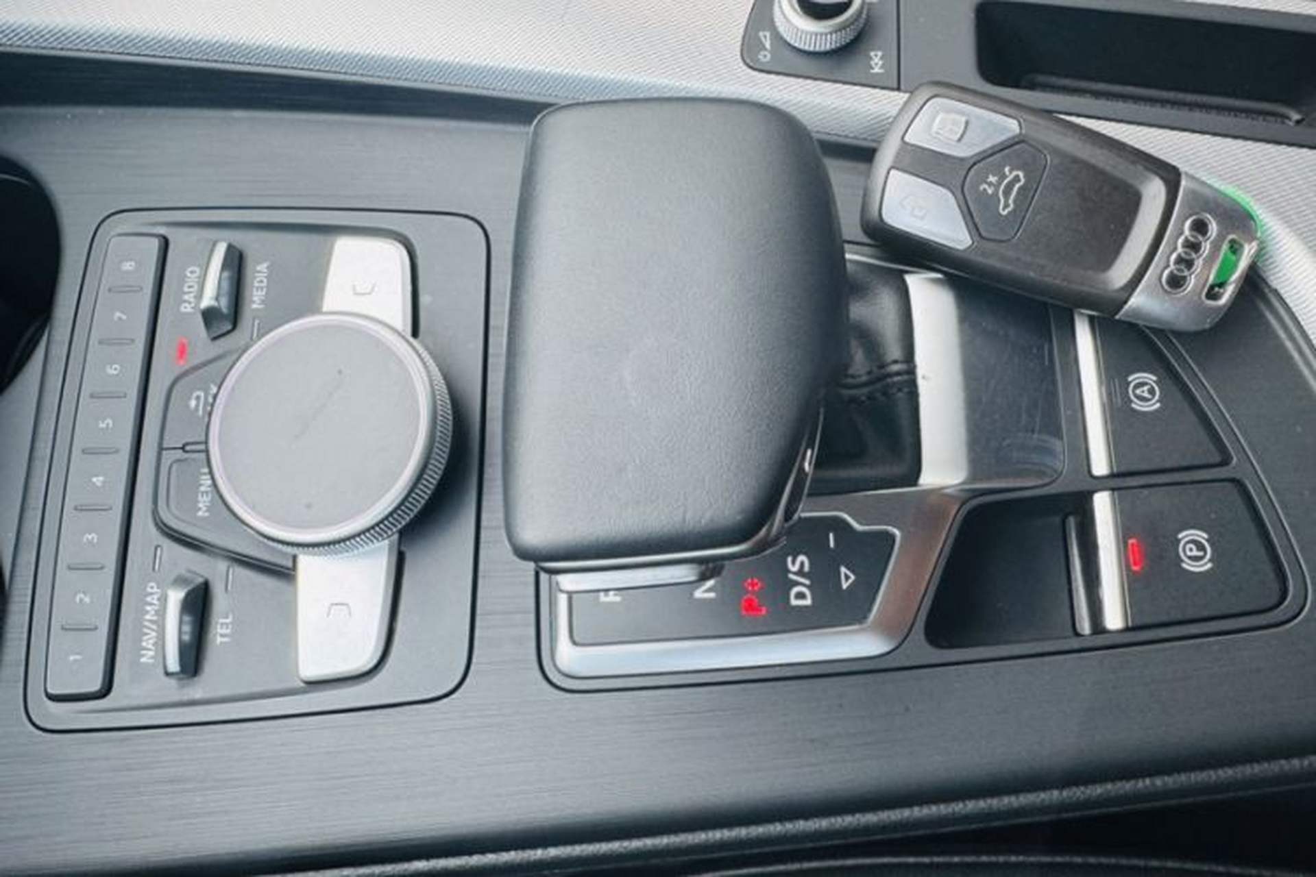 Used Audi A4 2020 Avant Avant-garde 40 TFSI Fashionable and Dynamic Model Interior 4