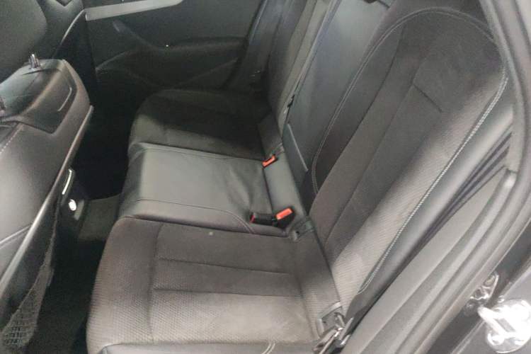 Used Audi A4 2020 Avant Futurist 40 TFSI Luxury Dynamic Model Interior 4