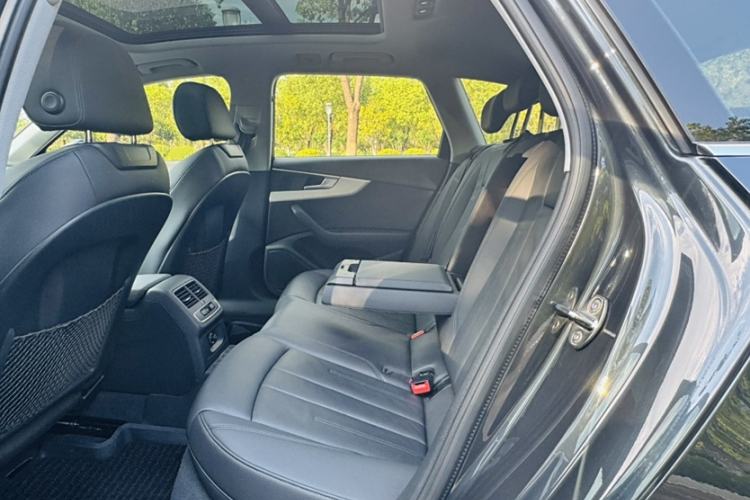 Used Audi A4 2020 Avant Avant-garde 40 TFSI Fashionable and Dynamic Model Interior 6