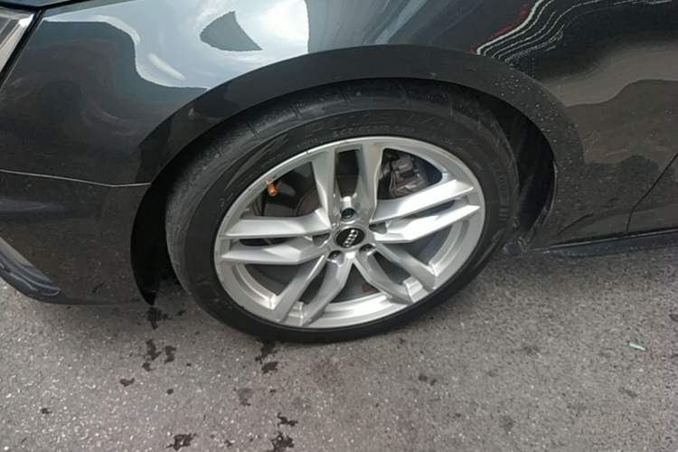 Used Audi A4 2020 Avant Futurist 40 TFSI Luxury Dynamic Model Left Front Wheel Hub