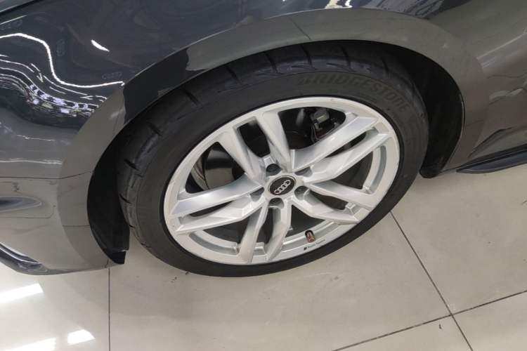 Used Audi A4 2020 Avant Futurist 40 TFSI Luxury Dynamic Model Left Front Wheel Hub