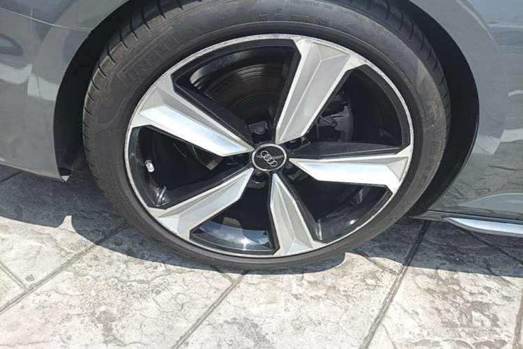 Used Audi A4 2020 Avant Avant-garde 40 TFSI Fashionable and Dynamic Model Left Front Wheel Hub