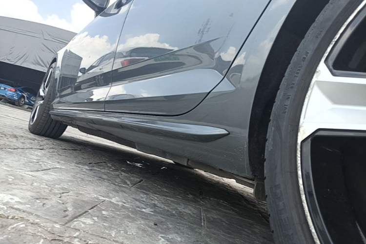 Used Audi A4 2020 Avant Avant-garde 40 TFSI Fashionable and Dynamic Model Left Side Sill