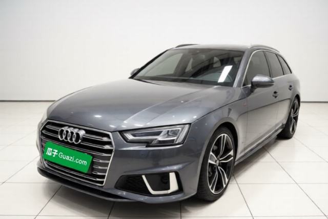 Ojetý Audi A4 2020 Avant Avant-garde 40 TFSI Fashionable and Dynamic Model