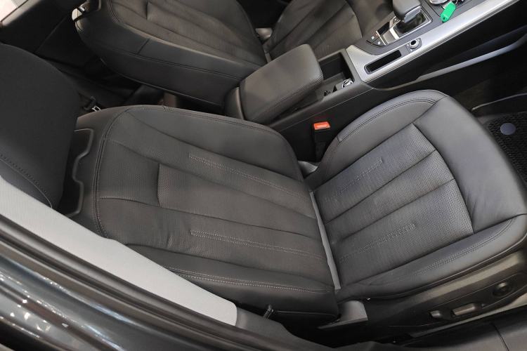 Used Audi A4 2020 Avant Avant-garde 40 TFSI Fashionable and Dynamic Model Right Front Seat