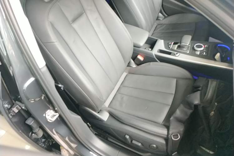 Used Audi A4 2020 Avant Avant-garde 40 TFSI Fashionable and Dynamic Model Right Front Seat