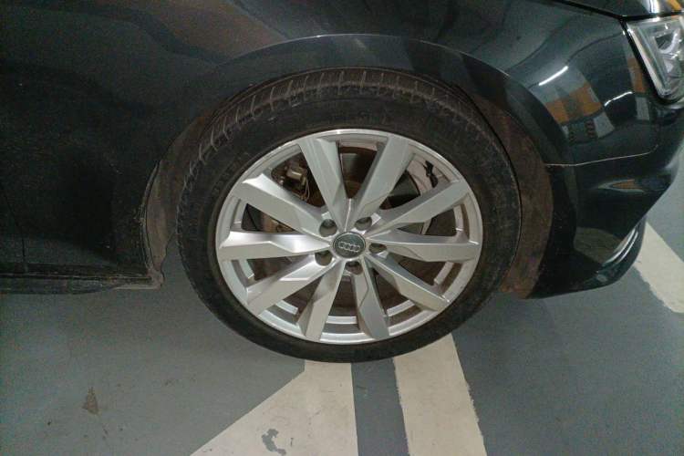 Used Audi A4 2020 Avant Avant-garde 40 TFSI Fashionable and Dynamic Model Right Front Wheel Hub