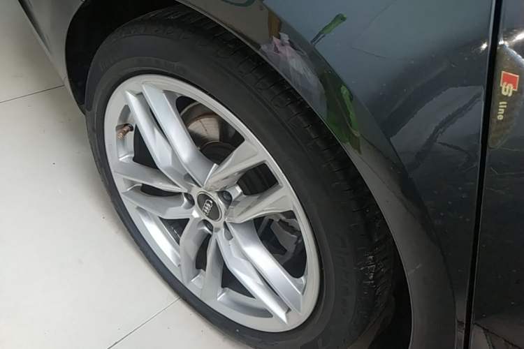 Used Audi A4 2020 Avant Futurist 40 TFSI Luxury Dynamic Model Right Rear Wheel Hub