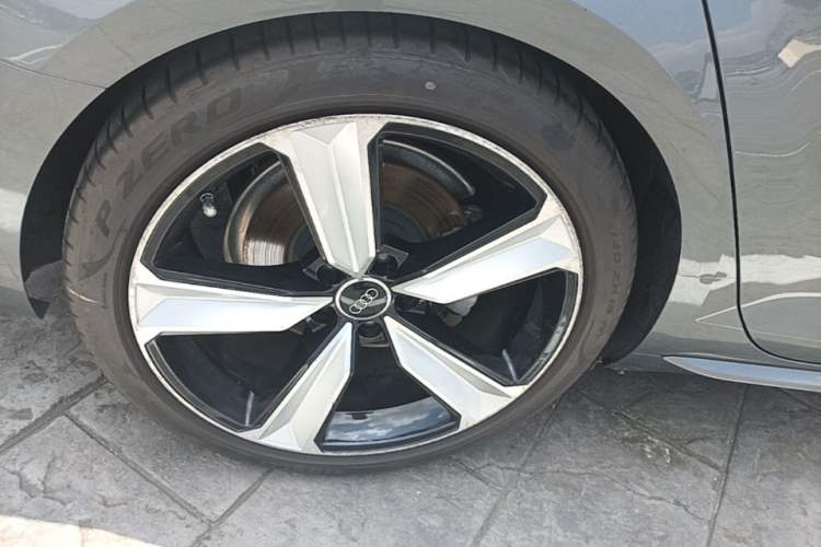 Used Audi A4 2020 Avant Avant-garde 40 TFSI Fashionable and Dynamic Model Right Rear Wheel Hub