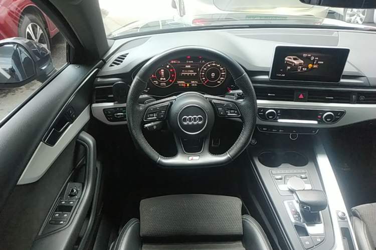 Used Audi A4 2020 Avant Futurist 40 TFSI Luxury Dynamic Model Steering Wheel