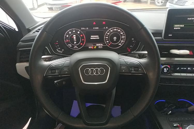 Used Audi A4 2020 Avant Avant-garde 40 TFSI Fashionable and Dynamic Model Steering Wheel