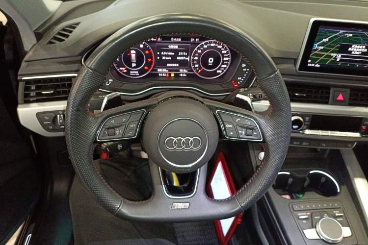 Used Audi A4 2020 Avant Avant-garde 40 TFSI Fashionable and Dynamic Model Steering Wheel