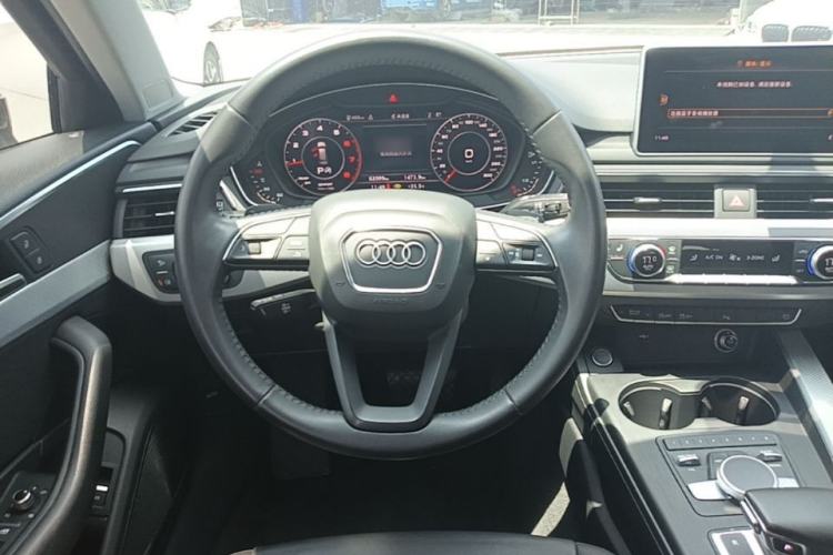 Used Audi A4 2020 Avant Avant-garde 40 TFSI Fashionable and Dynamic Model Steering Wheel