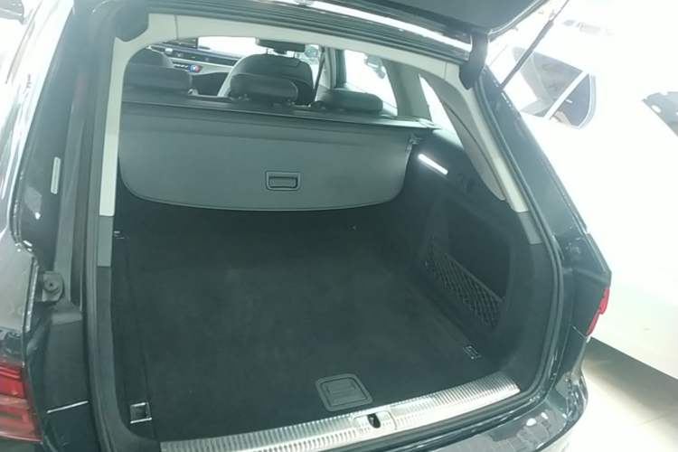 Used Audi A4 2020 Avant Avant-garde 40 TFSI Fashionable and Dynamic Model Trunk