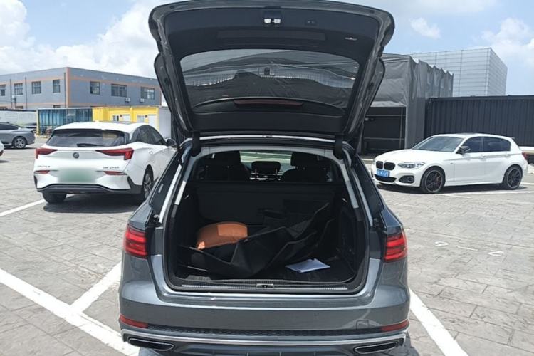 Used Audi A4 2020 Avant Avant-garde 40 TFSI Fashionable and Dynamic Model Trunk