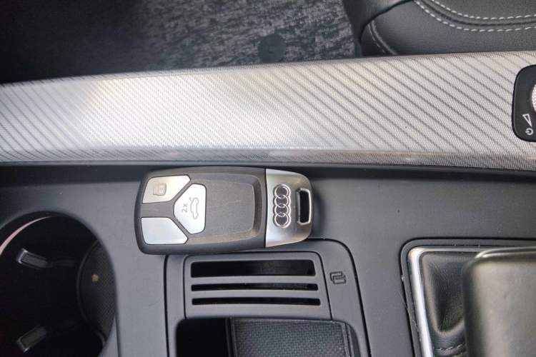 Used Audi A4  Vehicle Key
