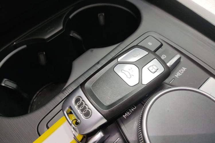 Used Audi A4 2020 Avant Futurist 40 TFSI Luxury Dynamic Model Vehicle Key