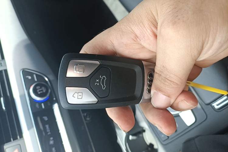 Used Audi A4 2020 Avant Avant-garde 40 TFSI Fashionable and Dynamic Model Vehicle Key