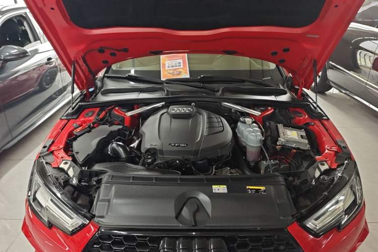 Used Audi A4 2020 Avant Avant-garde 40 TFSI Fashionable and Dynamic Model Engine Bay