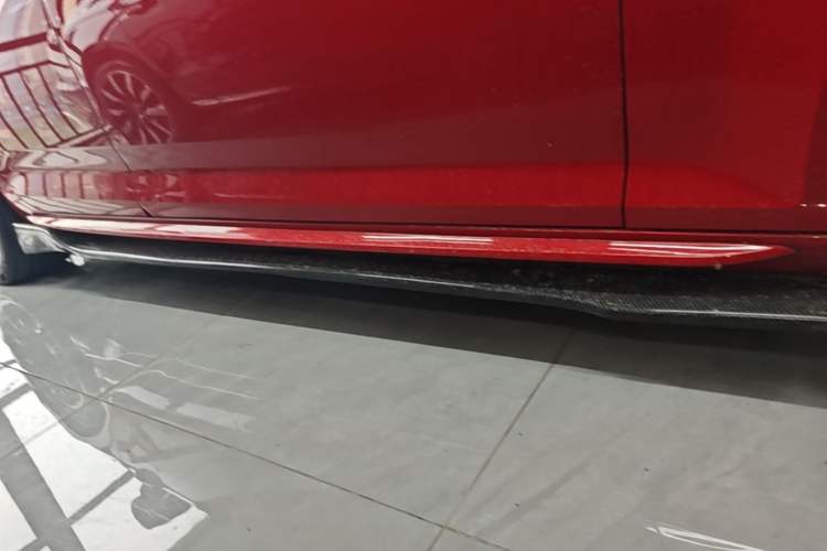 Used Audi A4 2020 Avant Avant-garde 40 TFSI Fashionable and Dynamic Model Right Side Sill