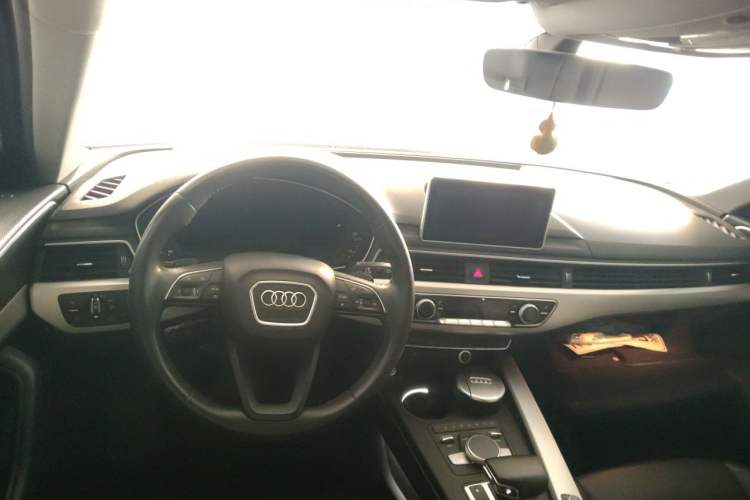 Used Audi A4 2020 Avant Avant-garde 40 TFSI Fashionable and Dynamic Model Center Console