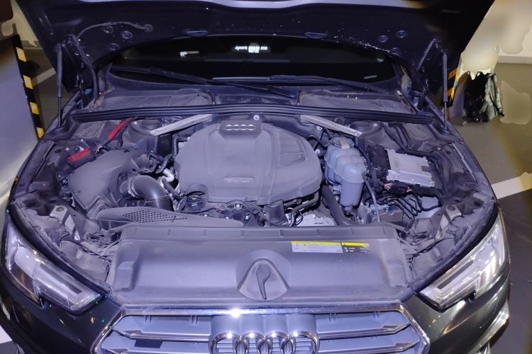 Used Audi A4 2020 Avant Avant-garde 40 TFSI Fashionable and Dynamic Model Engine Bay