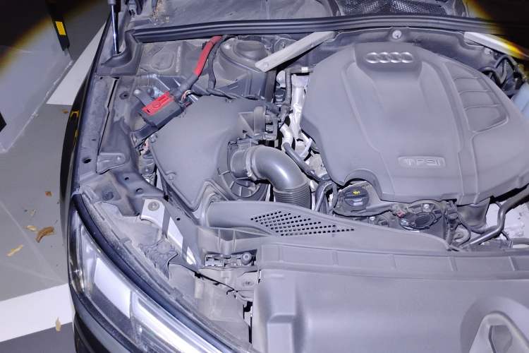 Used Audi A4 2020 Avant Avant-garde 40 TFSI Fashionable and Dynamic Model Engine Bay Right