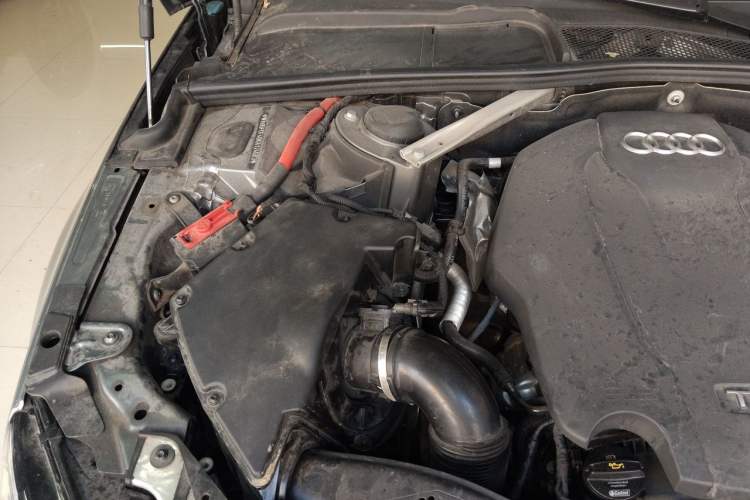 Used Audi A4 2020 Avant Avant-garde 40 TFSI Fashionable and Dynamic Model Engine Bay Right