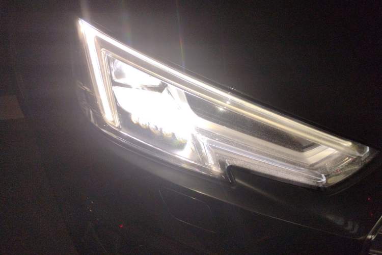 Used Audi A4 2020 Avant Avant-garde 40 TFSI Fashionable and Dynamic Model Right Front Headlight