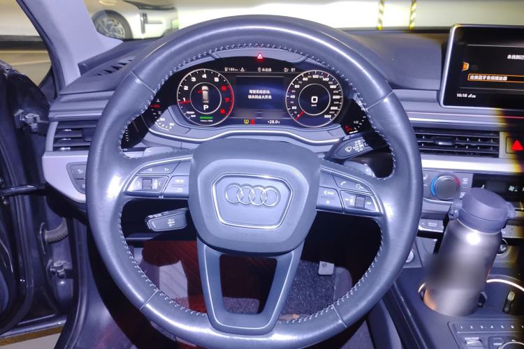 Used Audi A4 2020 Avant Avant-garde 40 TFSI Fashionable and Dynamic Model Steering Wheel