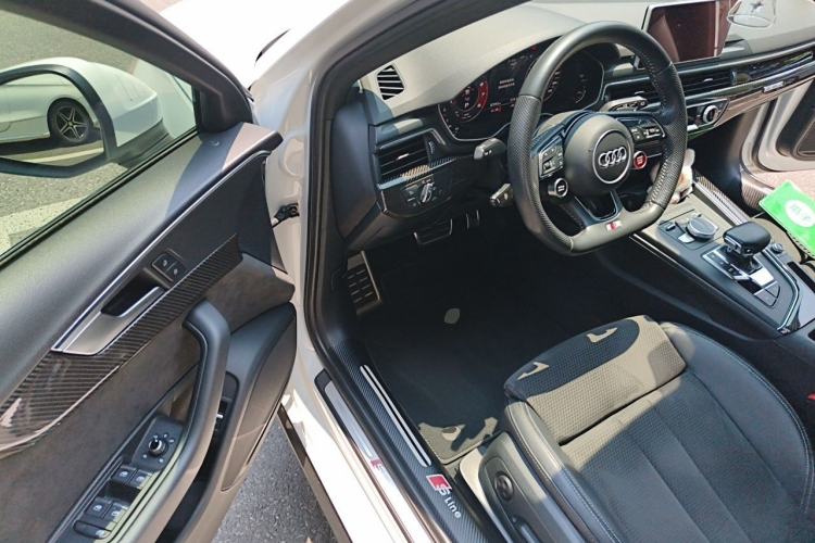 Used Audi A4 2020 Avant Futurist 40 TFSI Luxury Dynamic Model Driver Seat
