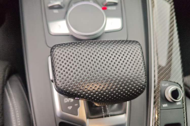 Used Audi A4 2020 Avant Futurist 40 TFSI Luxury Dynamic Model Gear Lever