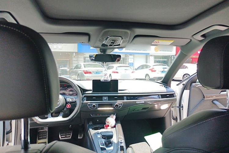 Used Audi A4 2020 Avant Futurist 40 TFSI Luxury Dynamic Model Headliner