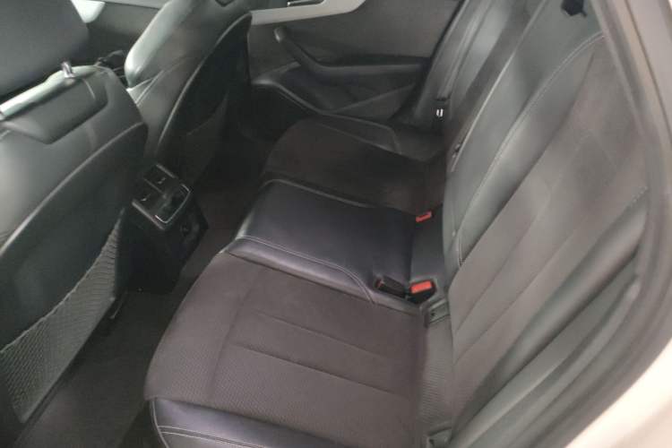 Used Audi A4 2020 Avant Futurist 40 TFSI Luxury Dynamic Model Interior 4
