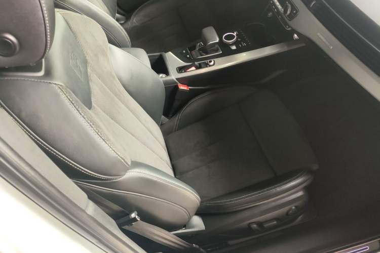 Used Audi A4 2020 Avant Futurist 40 TFSI Luxury Dynamic Model Right Front Seat