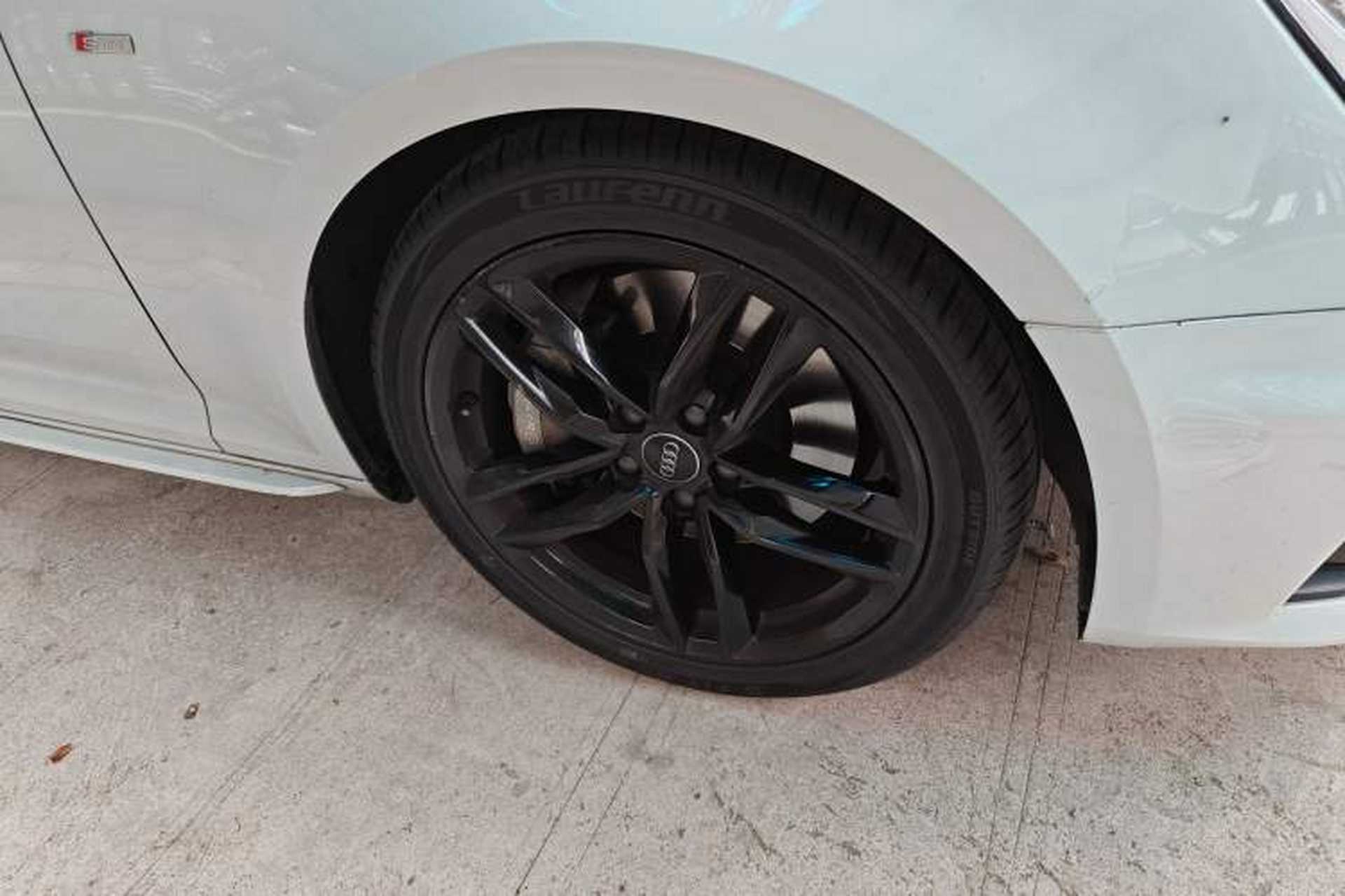 Used Audi A4 2020 Avant Futurist 40 TFSI Luxury Dynamic Model Right Front Wheel Hub