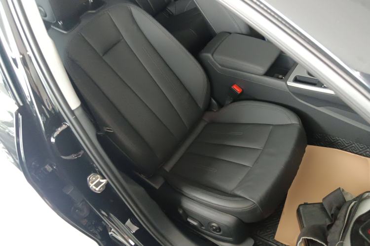 Used Audi A4 2021 Avant Avant-garde 40 TFSI Stylish and Elegant Model Right Front Seat