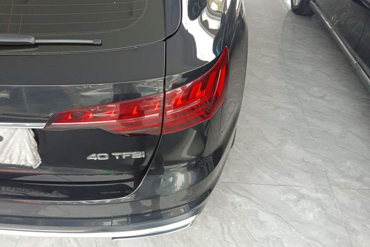 Used Audi A4 2021 Avant Avant-garde 40 TFSI Stylish and Elegant Model Right Rear Taillight