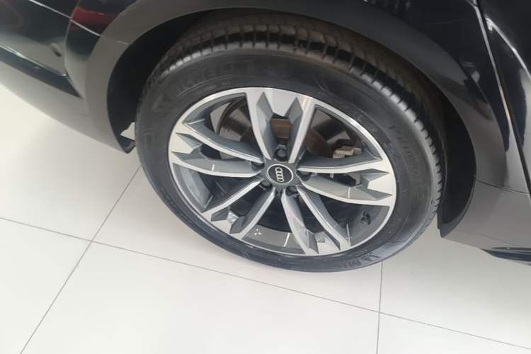 Used Audi A4 2021 allroad quattro Explorer Right Rear Wheel Hub