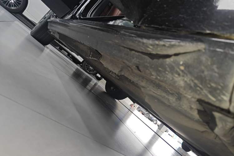 Used Audi A4 2021 Avant Avant-garde 40 TFSI Stylish and Elegant Model Right Side Sill