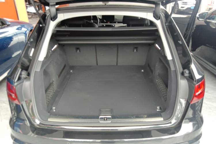 Used Audi A4 2021 Avant Avant-garde 40 TFSI Stylish and Elegant Model Trunk