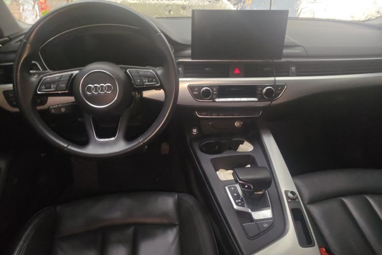 Used Audi A4 2021 Avant Futurist 40 TFSI Stylish and Dynamic Model Center Console