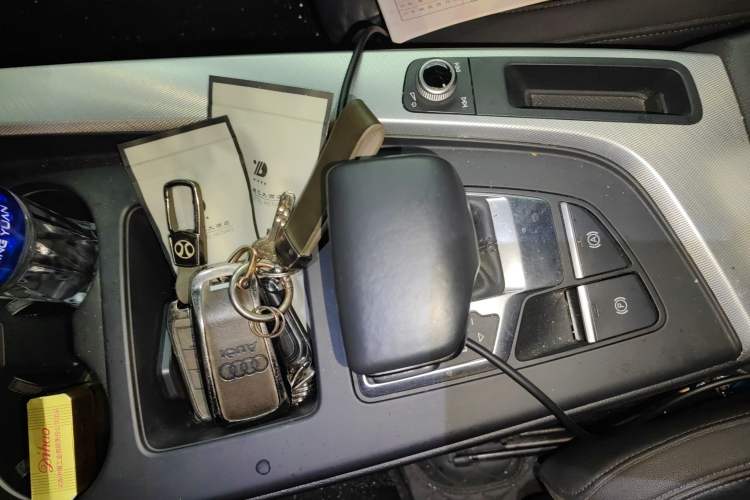 Used Audi A4 2021 Avant Futurist 40 TFSI Stylish and Dynamic Model Gear Lever